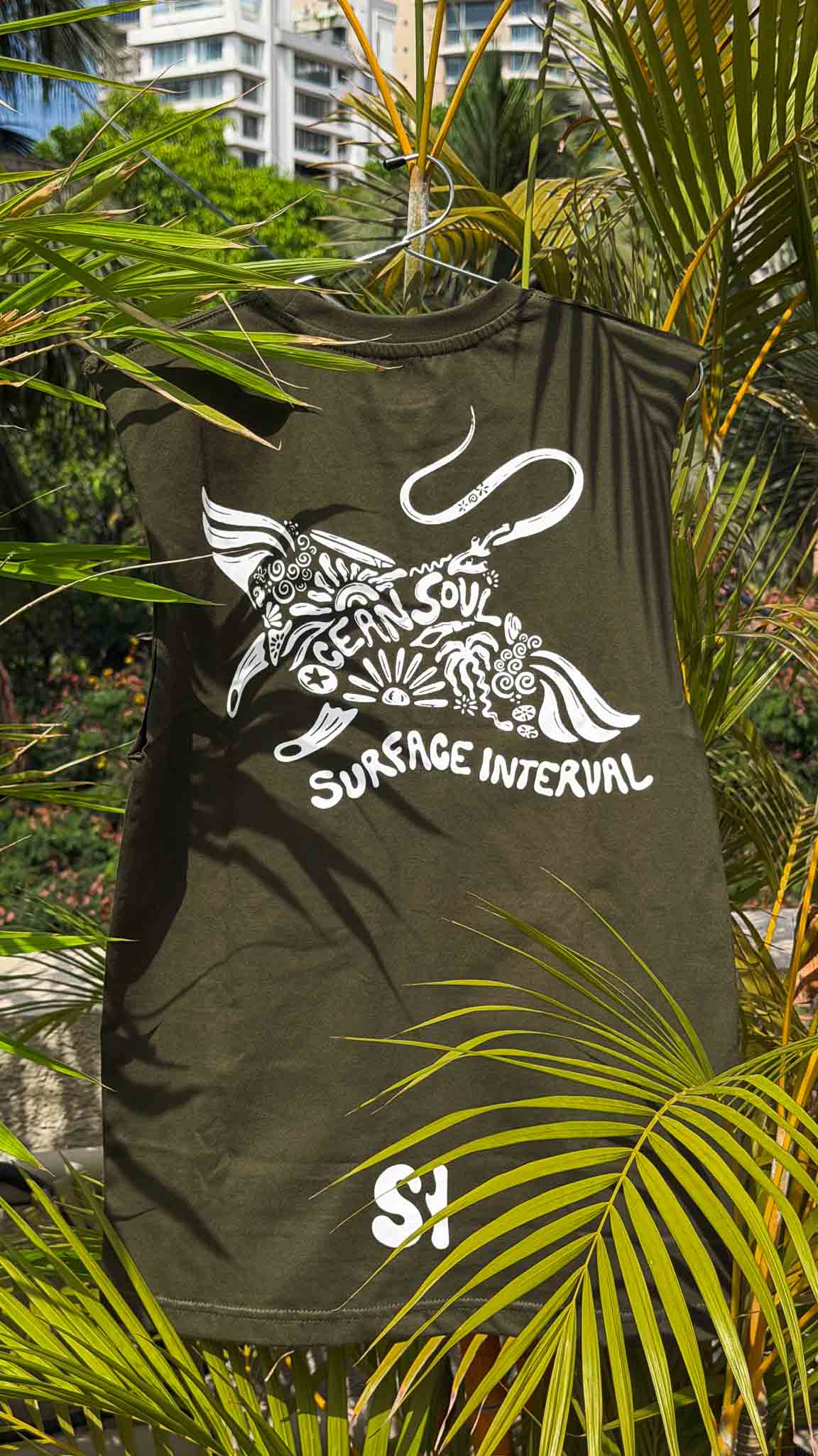 Ocean Soul Tank Top – Manta Ray Graphic | Surface Interval