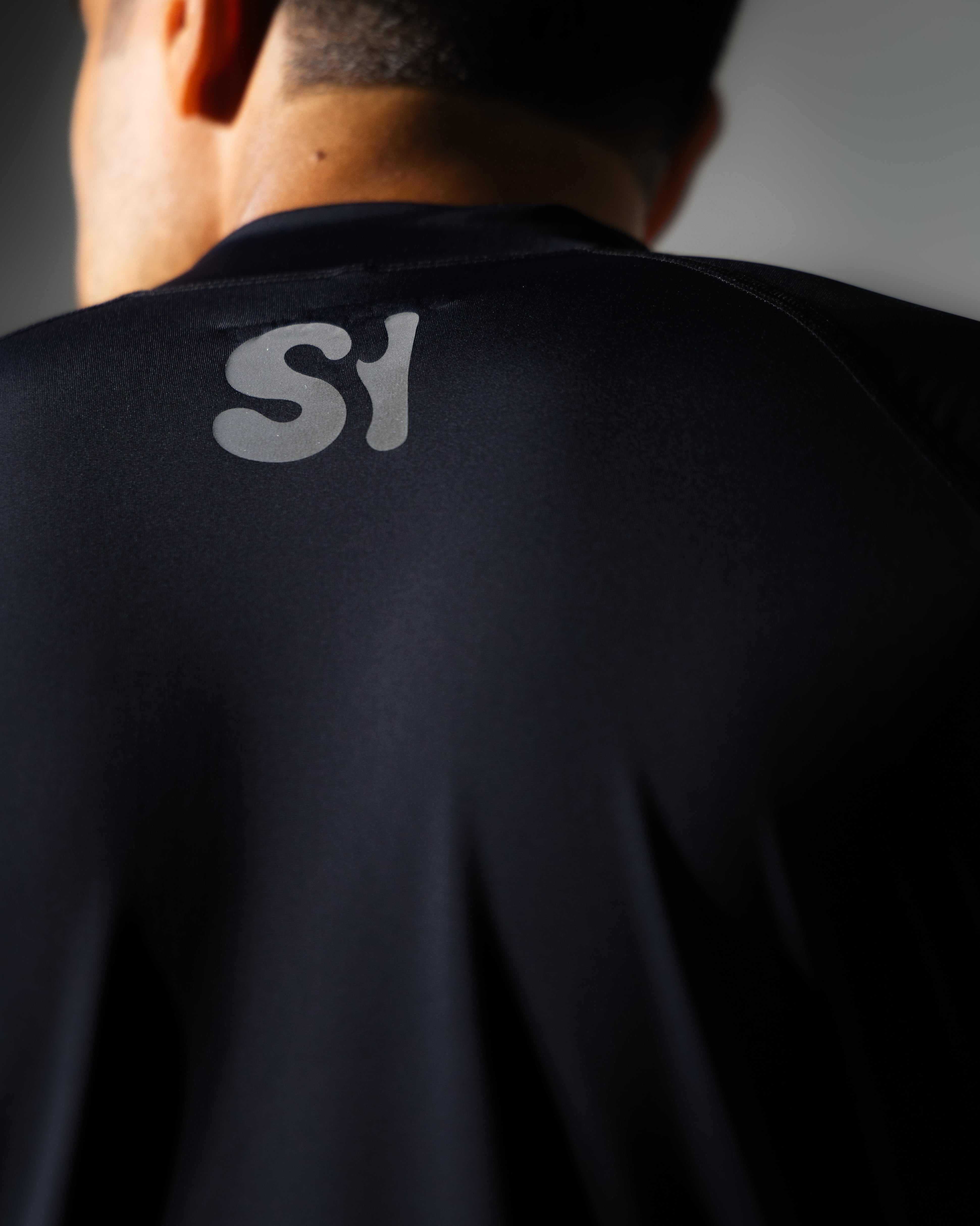 'Oceanic Human' RashguardFor the Ocean, From the Ocean
Our rashguards are a tribute to the ocean's beauty and resilience. Crafted from single-use plastics, ghost nets, and recycled ocean was'Oceanic Human' RashguardSurface Interval